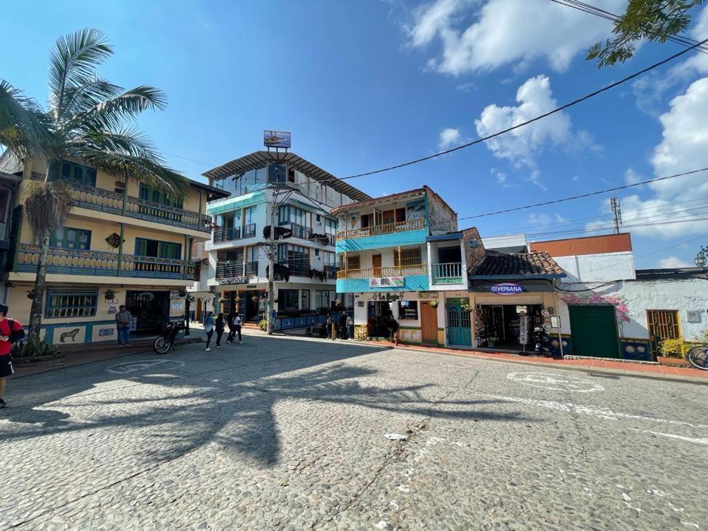 Hospedaje 3 Esquinas Guatape Ngoại thất bức ảnh