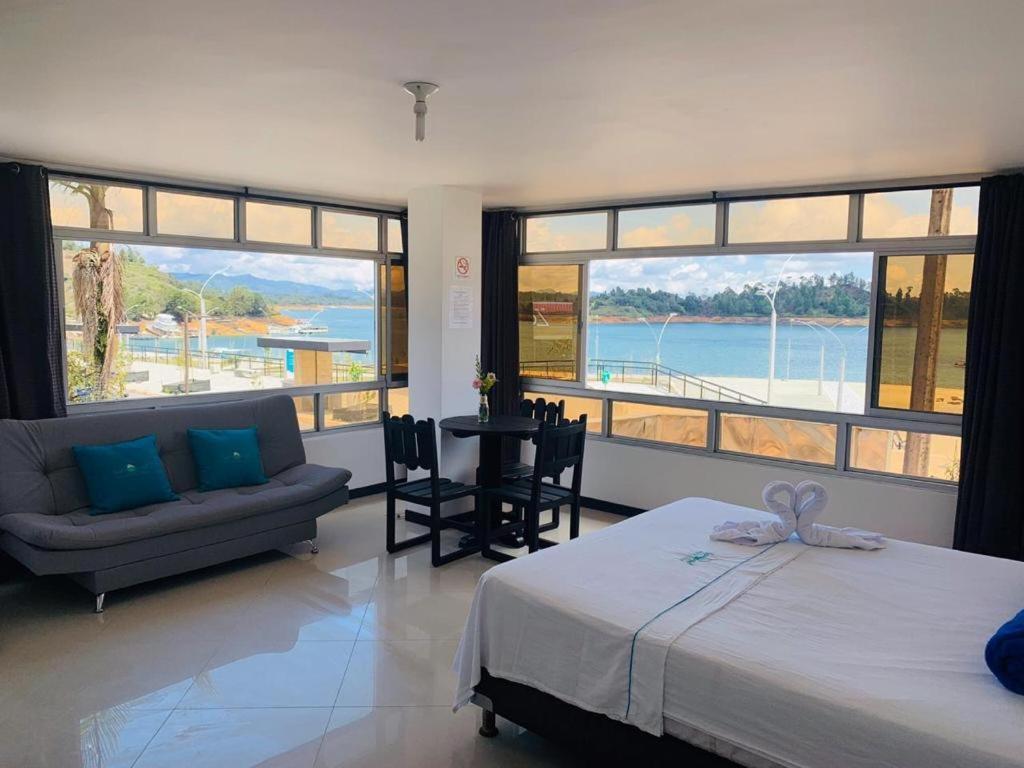 Hospedaje 3 Esquinas Guatape Ngoại thất bức ảnh