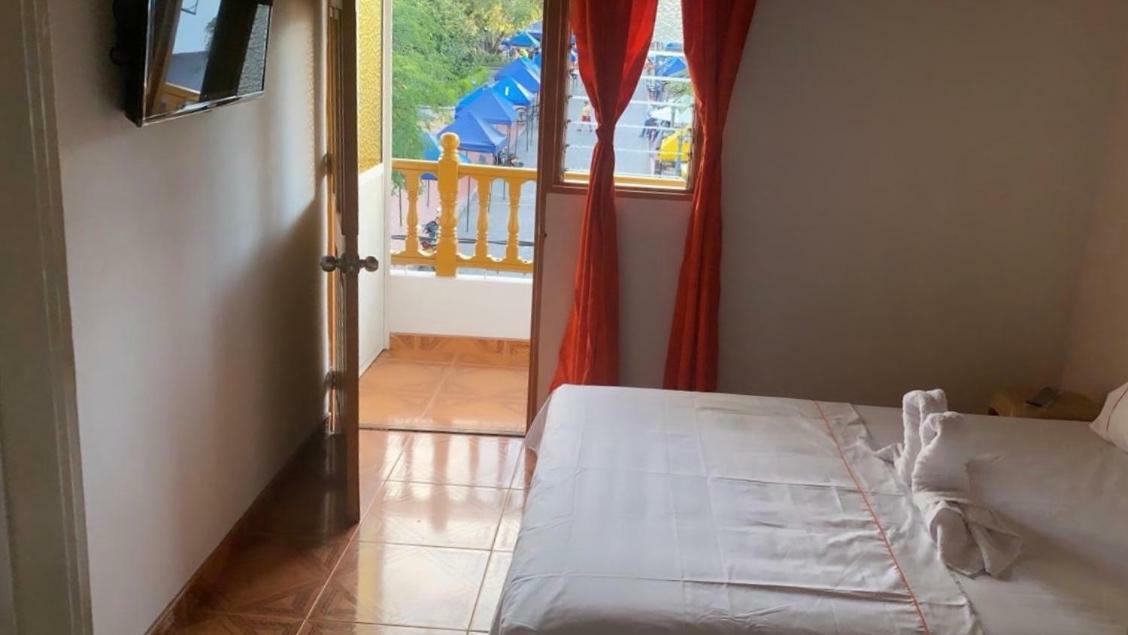 Hospedaje 3 Esquinas Guatape Ngoại thất bức ảnh