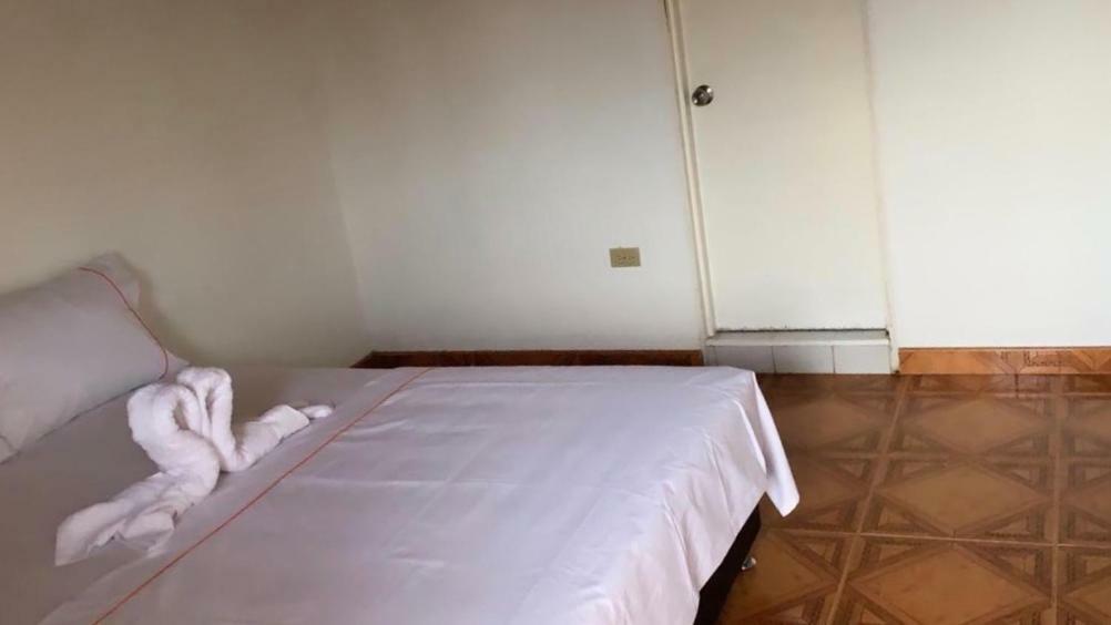 Hospedaje 3 Esquinas Guatape Ngoại thất bức ảnh